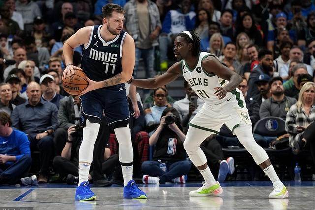 王哲林35+16上海胜同曦 贺希宁31分深圳胜北控